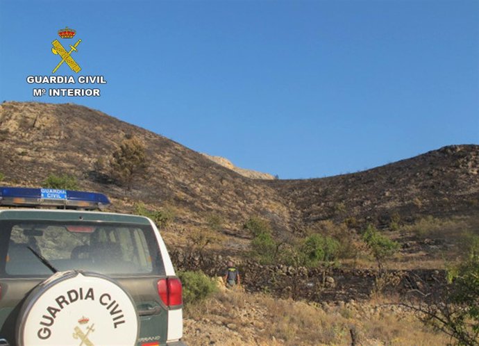 Guardia Civil investiga a una persona por provocar un incendio 
