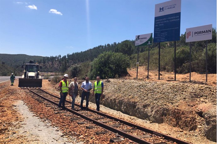 Diputación comienza las obras en el camino natural del río Tinto en Huelva.