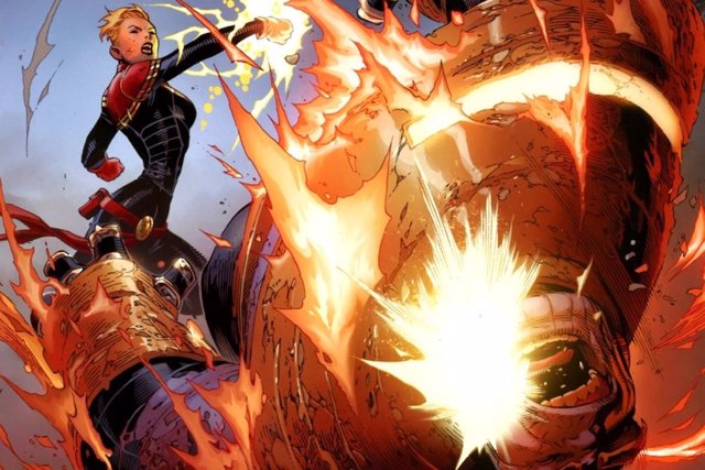 Thanos contra Capitana Marvel en los cómics
