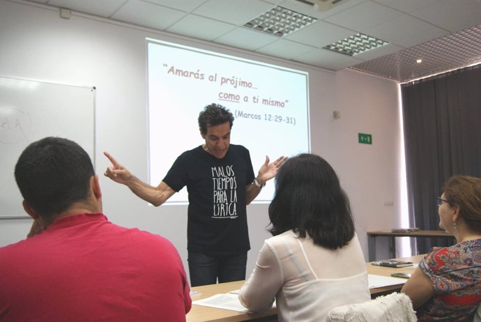 El investigador José Luis Bimbela en los cursos de verano de la UNIA