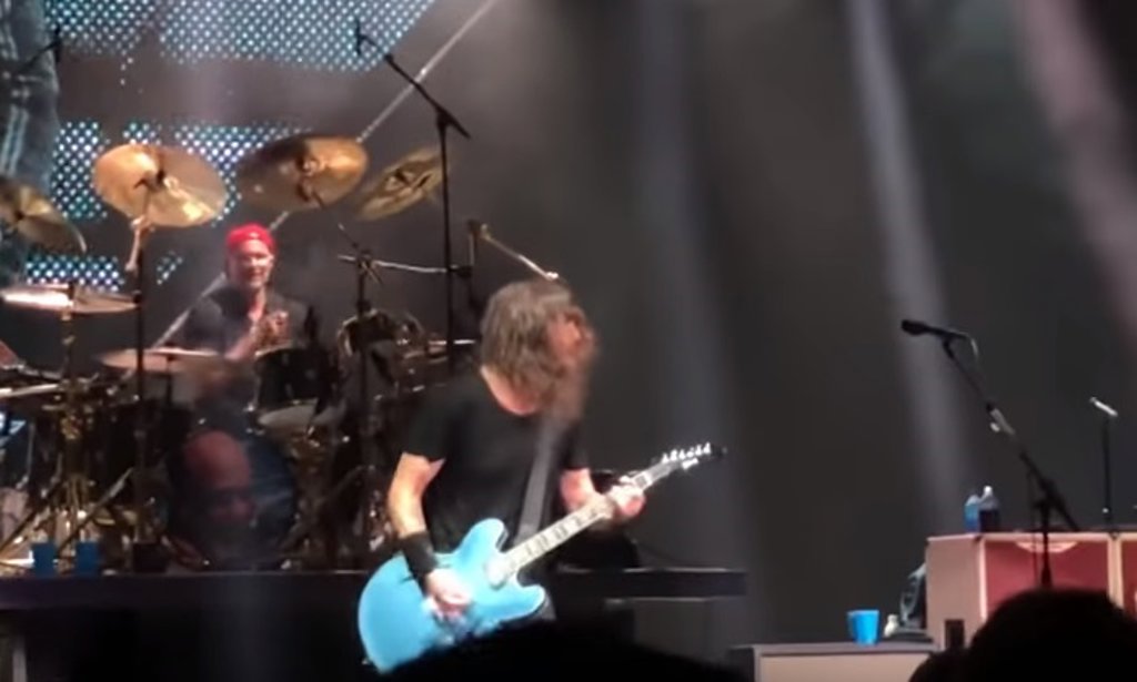VÍDEO Chad Smith de Red Hot Chili Peppers toca la batería por sorpresa
