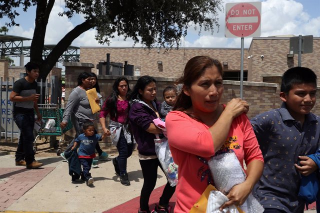 Estados Unidos realiza pruebas para reunir a los padres e hijos inmigrantes