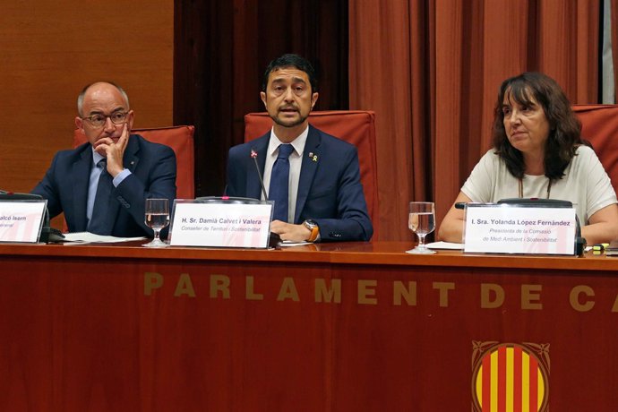 El conseller Damià Calvet en el Parlament                               
