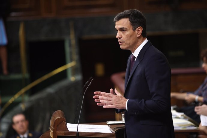 Pedro Sánchez informa al Congreso de su programa de gobierno
