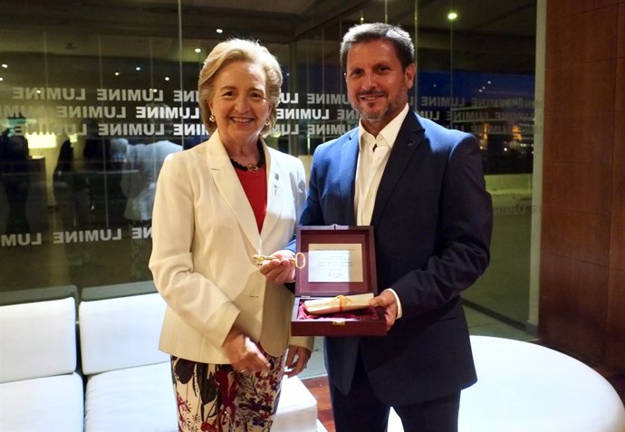 Josep Andreu rep la Clau d'or de la Cambra de Tarragona 