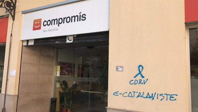 Pintadas en la sede de Compromís