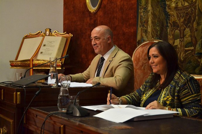 Antonio Ruiz preside el Pleno de la Diputación de Córdoba