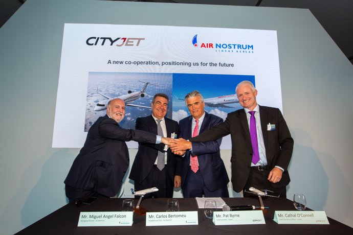Firma de l'acord entre Airnostrum i CityJet