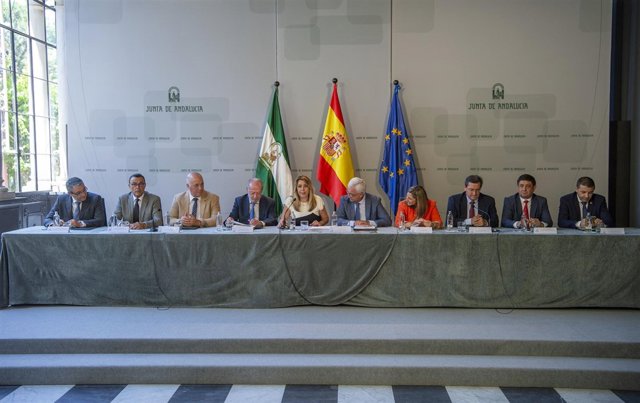Firma del convenio PFEA