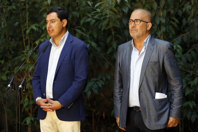 Juanma Moreno junto al presidente de CSIF-A