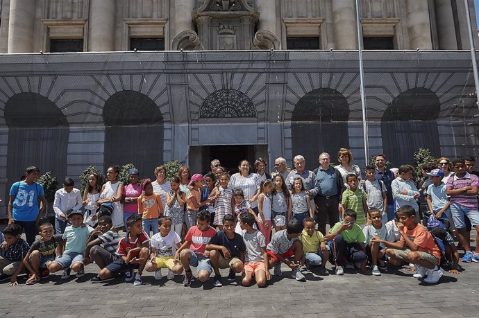 Rececpión a los niños saharauis