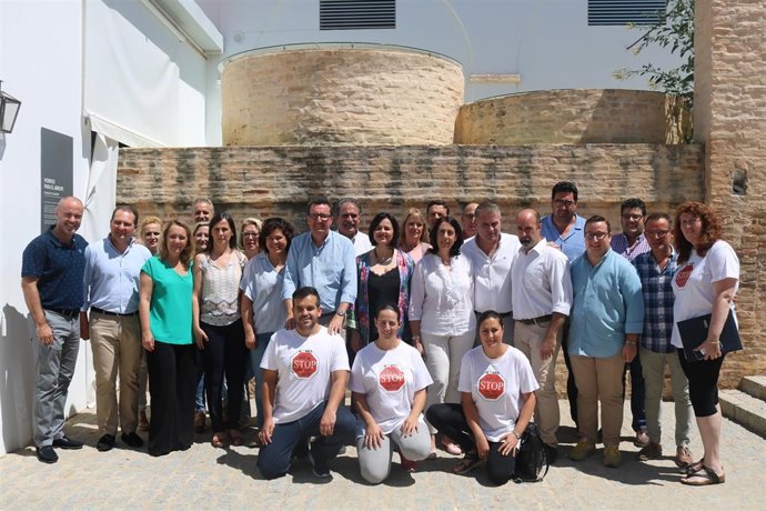 Miembros del PP de Huelva y de Sevilla, en Almonte (Huelva). 