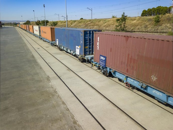 Sale de la Terminal Marítima de Zaragoza el primer tren de exportación a China