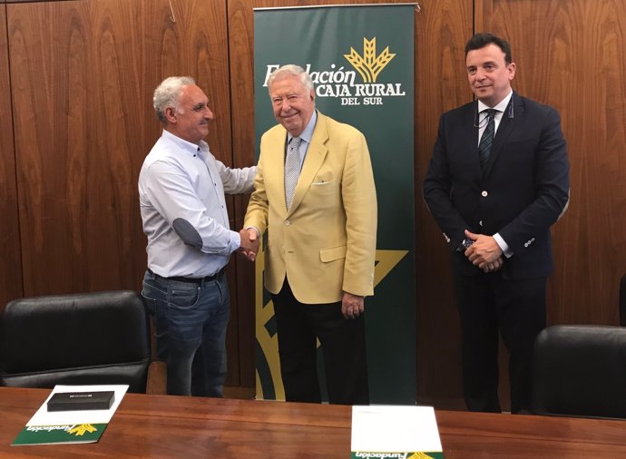 Cuna de Platero firma un convenio con la Fundación Caja Rural del Sur.