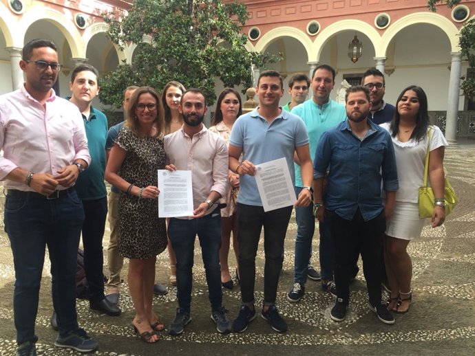 Presentación de la moción impulsada por Nuevas Generaciones del PP-A