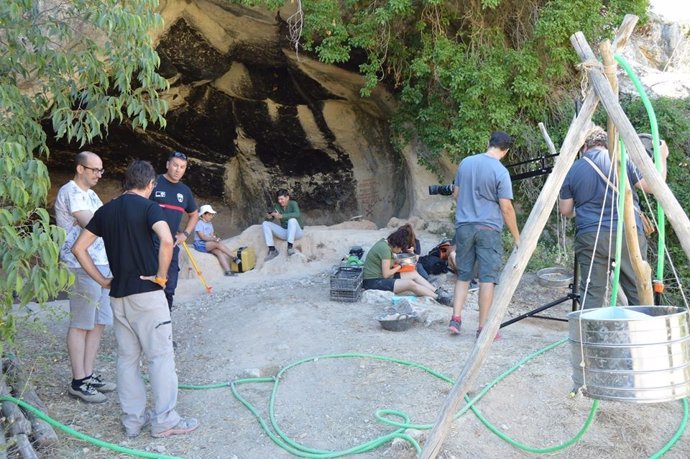 Hallan en la Cueva Negra una variada industria lítica y restos de mamíferos