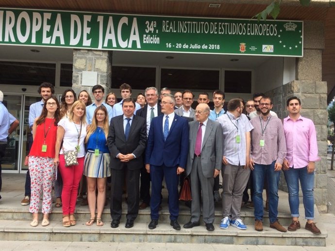 El ministro de Agricutura participa en la Academia Europea de Jaca
