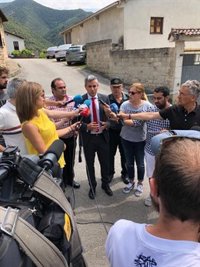 El operativo para buscar al huido tras atrincherarse continuará por la noche