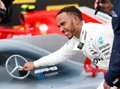 Hamilton renueva dos años con Mercedes