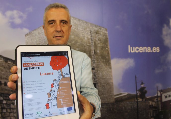 El alcalde de Lucena, Juan Pérez, presenta la Lanzadera de Empleo
