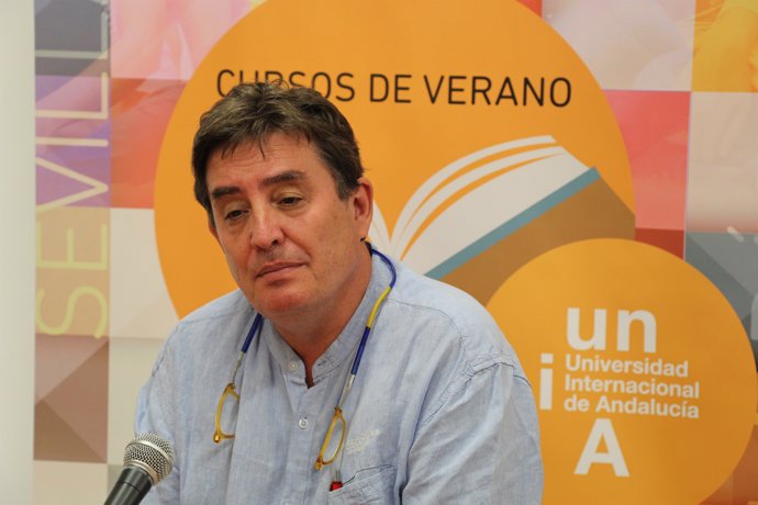 Luis García Montero, en los cursos de la UNIA en Baeza (Jaén)