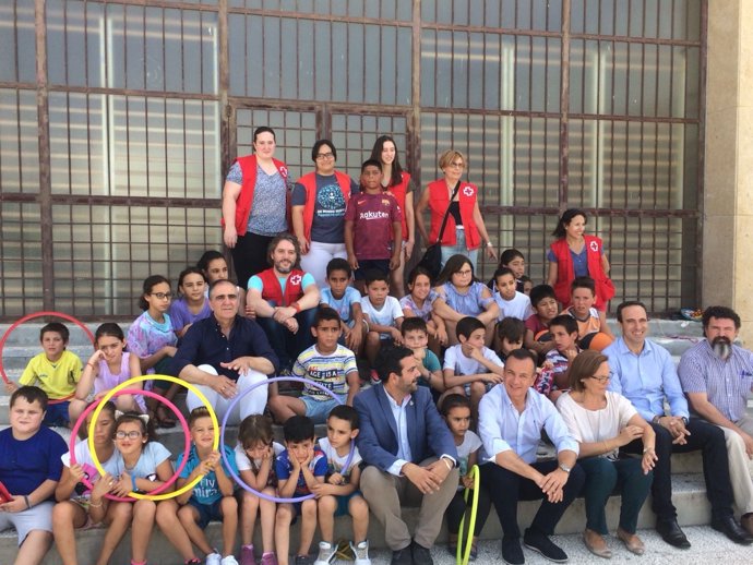 Niños en una escuela de verano de la Junta en Granada