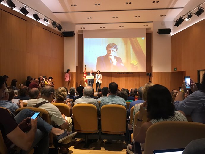 Carles Puigdemont en una videoconferència (arxiu)