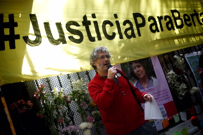 Carteles durante las protestas por Berta Cáceres