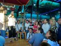 Santamaría cierra una campaña "a pie de calle" y llena de "cariño" llamando a la unidad: "Pablo, sigo aquí"