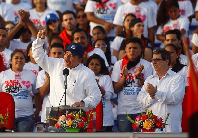 El presidente nicaragüense Daniel Ortega ante seguidores del oficialismo