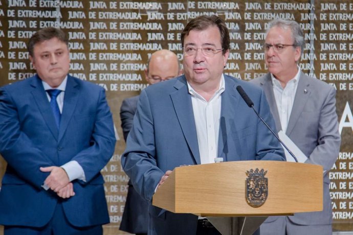 Fernández Vara en una comparecencia en Presidencia