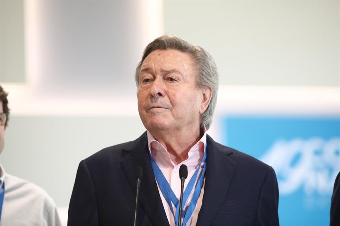Rueda de prensa de Luis de Grandes en el Congreso del PP