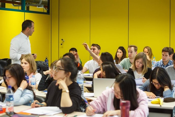 Clase del Máster en Gestión, Organización y Economía de la Empresa de la UPNA.