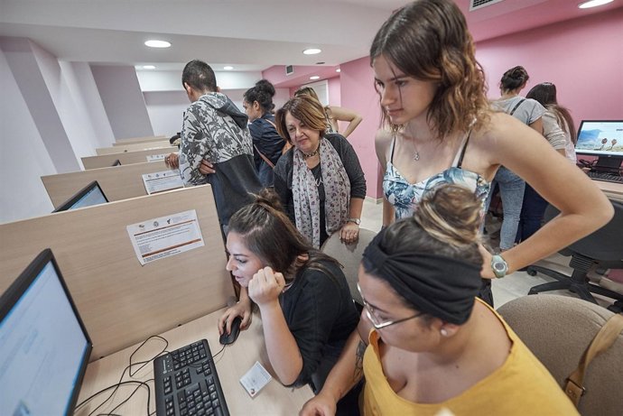 [Grupocanarias] Nota De Prensa Y Fotografía: Internet Programa