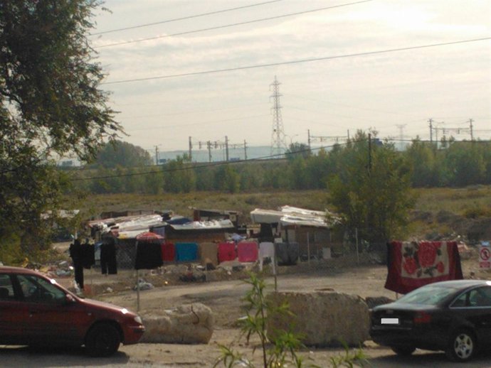 Instantánea de uno de los asentamientos ilegales junto a la A2