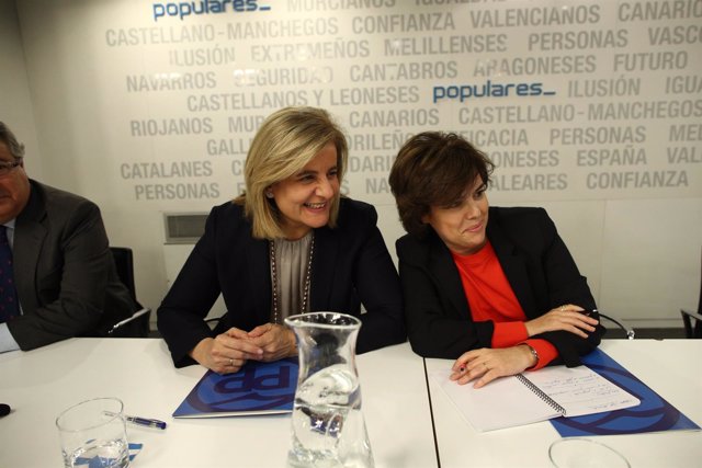 Fátima Báñez y Santamaría en la reunión del Comité Ejecutivo Nacional del PP