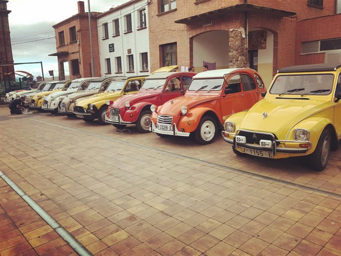 Exposición de vehículos 2 CV