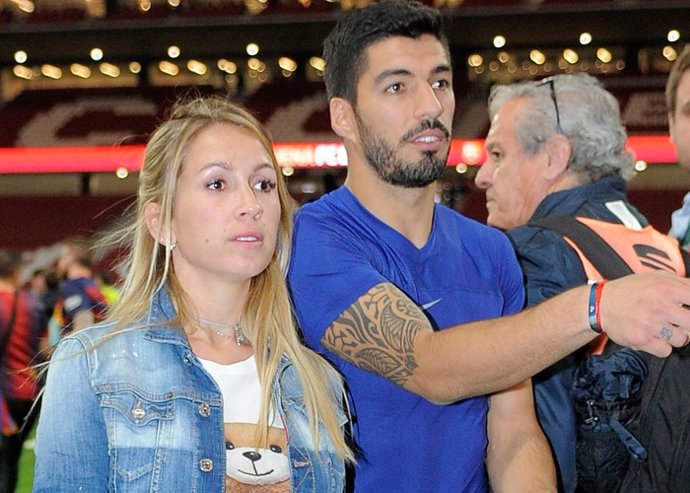 LUIS SUÁREZ ANUNCIA QUE SERÁ PADRE