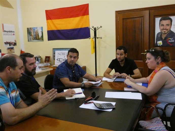 IU pide que se atiendan las "demandas" de opositores a Tussam