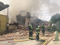 Emergencias prevé que el incendio en Cañada Real no estará totalmente extinguido hasta después de tres horas