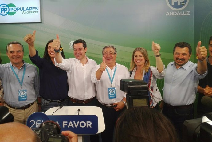 Juanma Moreno celebra el triunfo de las elecciones