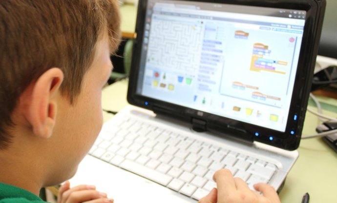 Guadalinfo abre centros en las playas andaluzas durante el verano