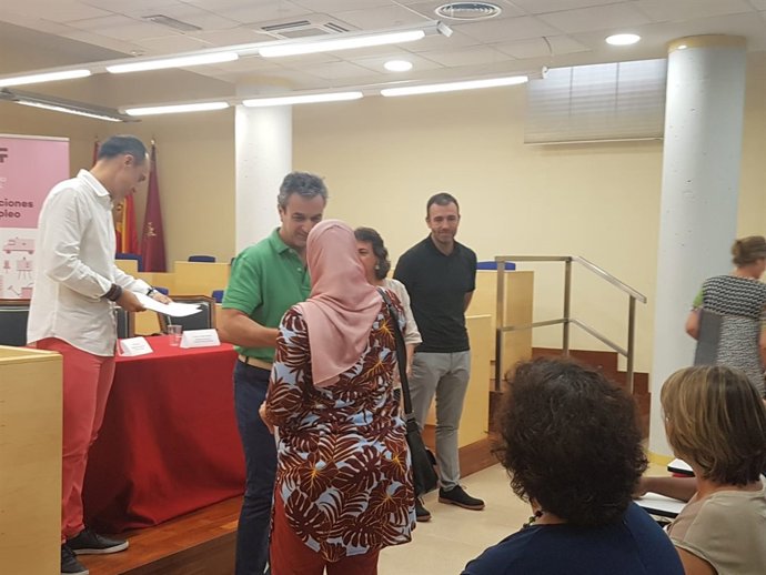 Residentes en Barajas hacen talleres