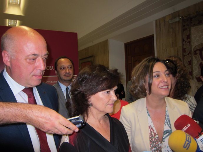 Carmen Calvo espera que el PP "proteja España por encima de sus ideas" y apoye e