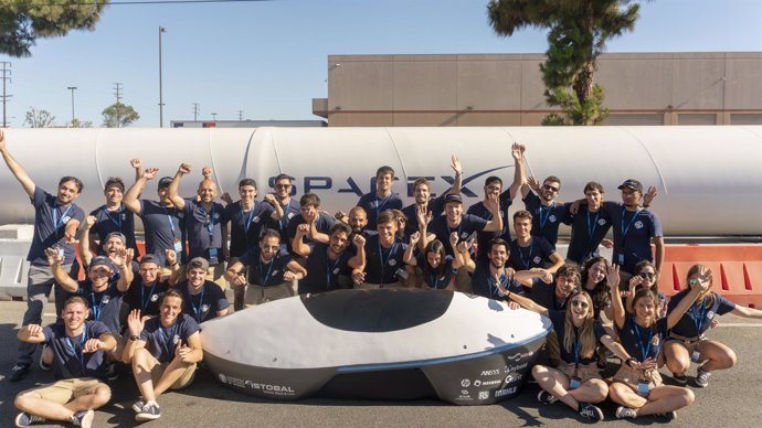 Equipo de Hyperloop de la UPV