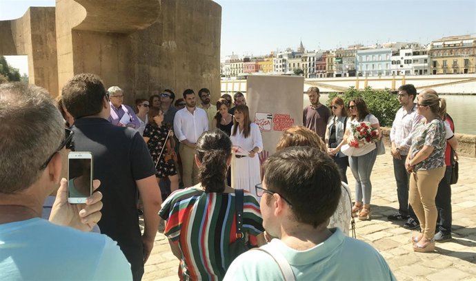 Verónica Pérez en el muelle de la sal en el VII aniversario del atentado de Utoy