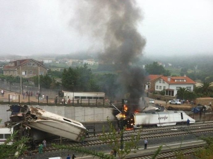 Accidente del tren Alvia en Angrois