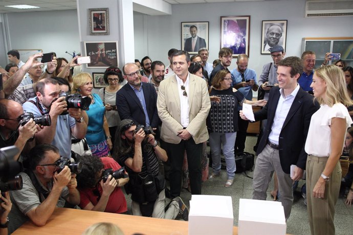 Pablo Casado vota en las primarias del PP en Madrid