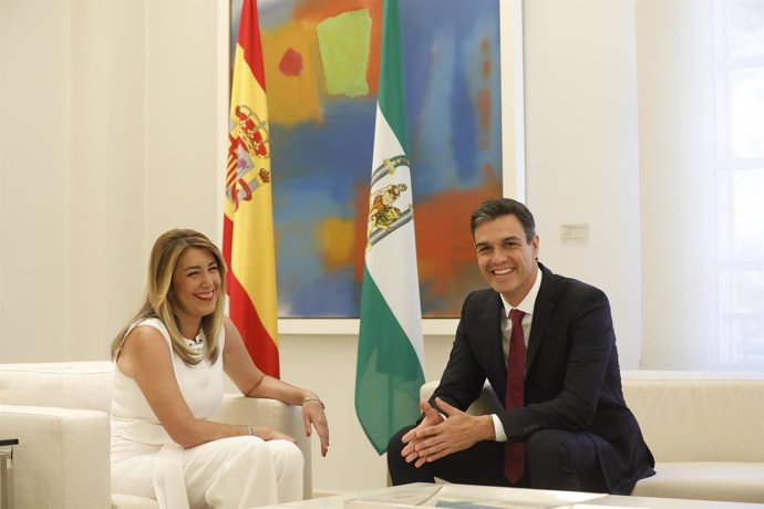 Pedro Sánchez recibe a la presidenta de la Junta de Andalucía, Susana Díaz