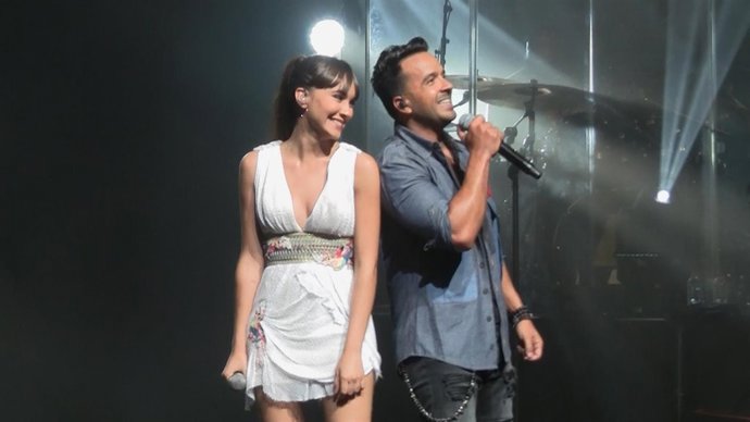 LUIS FONSI Y AITANA